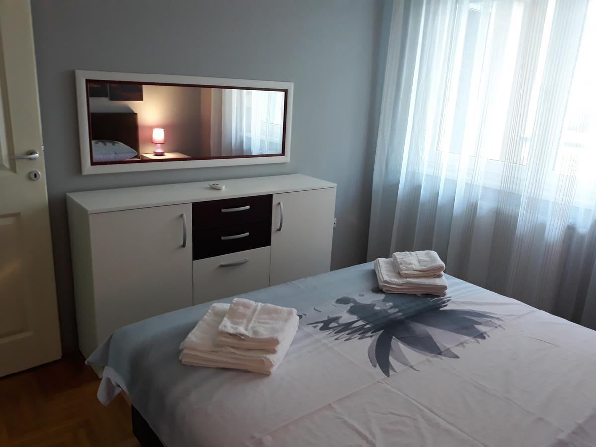 Apartment Azzuro 2 Novi Sad Exterior photo